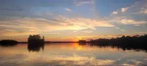 Cozy 3 bedroom cottage with spectacular lake views - Image 4