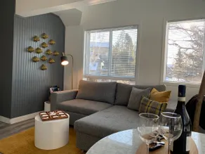Crisp, Clean, Chic & Cozy Village Retreat with AC - Image 4