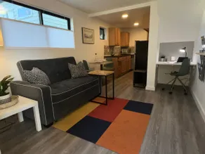 Centrally located apartment in Columbia City - Image 2