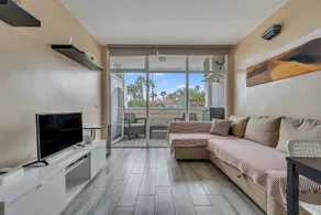 Sun, relaxation, and fun. Playa del Inglés and Yumbo are a 5-minute walk away. - Image 2
