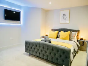 ⭐⭐⭐⭐⭐ 400m to the BEACH, Parking, WIFI & Netflix - Image 4