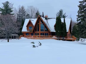 Rapid River Rustic Lodge, with plenty of space! - Image 2