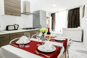 Luxury Penthouse 2 bedroom No.2 - Image 4