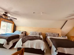 Charming Lakefront Cabin with Dockside Swimming - Image 2