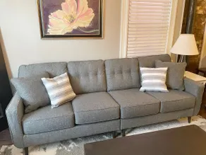 Beautiful 2 Bedroom Apt! Close to UC & Downtown! - Image 4