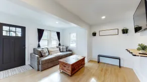 The Towpath Retreat-A Cozy Farmhouse Stay - Image 3