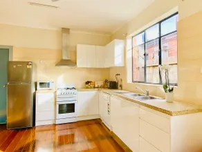 Bay Rd Kids & Pet Friendly Free Parking - Image 4