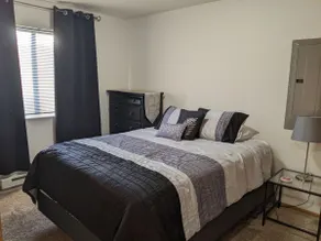 Comfortable 2 bedroom condo with attached garage - Image 5