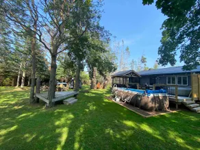 Miles Away Cottage with hot tub and fireplace - Image 3