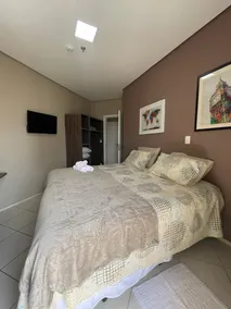Space, style and king size bed high above the city - Image 2