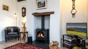 Ty Doli Cottage, rural location just outside Conwy town - Image 4