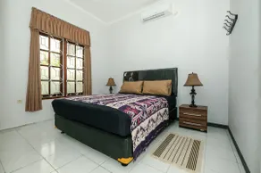 4BR House w/ Wifi at Pondok Toemaritis 2 - Image 4