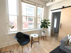 Amadeus Stay - Hip Central 3bdrm Apt +Free Parking - Image 3