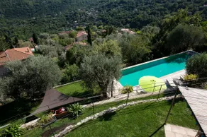 Swimmers Paradise - Image 3