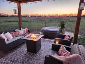 The Perfect Retreat: Modern Tiny Home- Hot Tub - Image 5