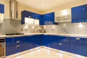 Large luxurious house. 4bed/4bath, 10mins to City - Image 3