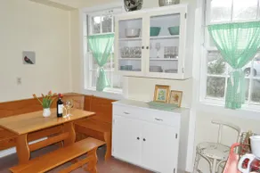 Clean, Stylish Apt w/kitchen. block from Downtown - Image 5