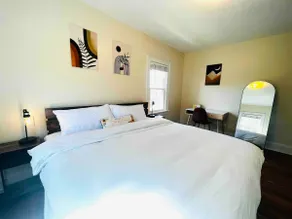 Spacious Home Near Downtown, Little Italy, Clinic - Image 4