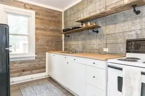 Reay Lake Tiny House - Image 2