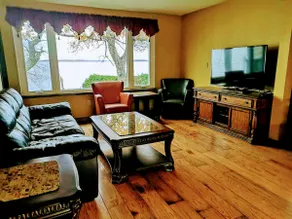Gorgeous Waterfront Cottage on Rice Lake - Image 2