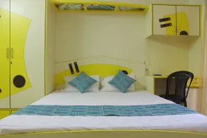 STONE THROW FROM BEACH COMFORT HOME STAY - Image 3