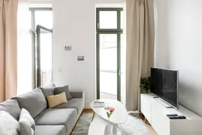 Quiet Luxury Period Apartment with Balcony - Image 2