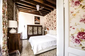 Venice Giardini Biennale Apartment - Image 2