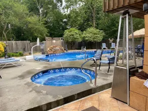 Private Knoxville Oasis - Image 2