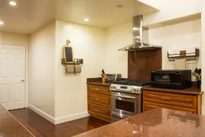 Clean & Spacious, 4 Bed/3bath, Burlingame - Image 5