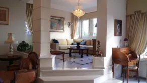 Luxury residence overlooking Thermaikos - Image 3