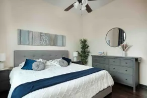 Gorgeous, spacious condo, walkable to downtown - Image 4