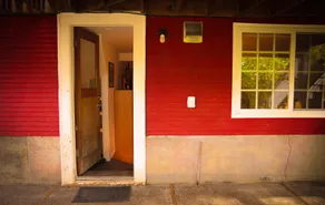 Theo & Maria's Red House - Image 2