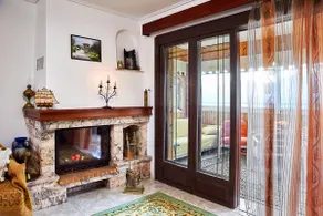 Third floor apartment in Davlia with view - Image 3