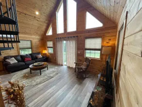 Rustic Elegance, 1 bedroom cabin in the heart of Jonesborough. - Image 5