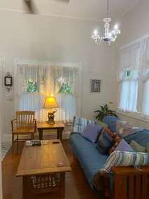 A Victorian Apartment in Downtown Historic Alachua - Image 3