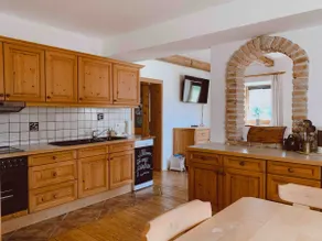 Beautiful apartment on the 2nd floor of a farmhouse - Image 2