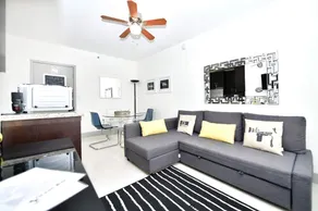 Oceanfront 1QB-1SB -Pool-2FreeBeach Chairs - Image 3