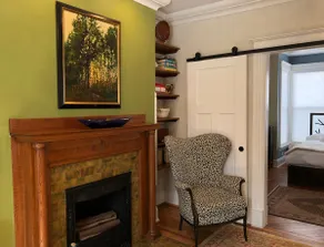 Upscale Summit Street stay in historic Iowa City - Image 3