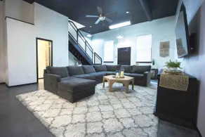 Casa de Flo - 3 BD/3 Bath SPACIOUS CONDO - Image 3