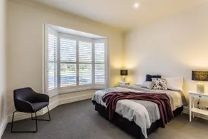 Luxury Riverwalk Retreat - Image 3