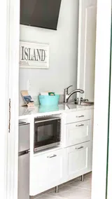 Waterside One Bedroom Apartment with boat dock - Image 4
