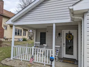 Updated Home on Quiet Street Close to Town. ReLAX! - Image 2