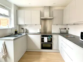 Stylish Cambridge City Pad - Image 2