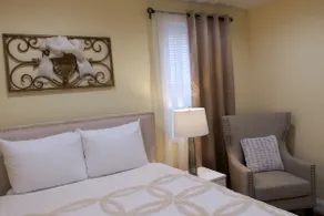 Spacious Comfortably 2 Bedrooms Apartment - Image 5