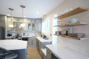 Gorgeous Lake Front Home, Central Location - Image 5