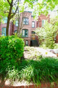 Capitol Hill Historic Apt•Sleeps 6•Free Parking - Image 3