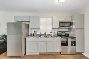 Furnished Apartment Near Redstone Gate 8 - Image 2