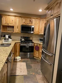 Near Hunter and Windham, shuttle, 4 BR 3.5 ba - Image 3