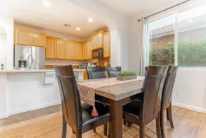 Spacious ⌂ for Big Family ★Close to Downtown/SMF★ - Image 4