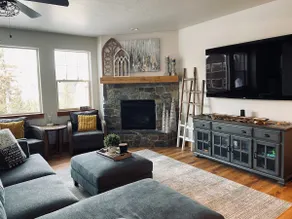 Updated Schweitzer condo with beautiful mountain and valley views! - Image 2